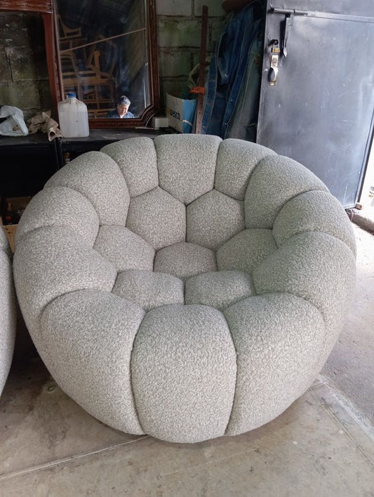 COMFY CHAIRS IN FOOTBALL DESIGN
