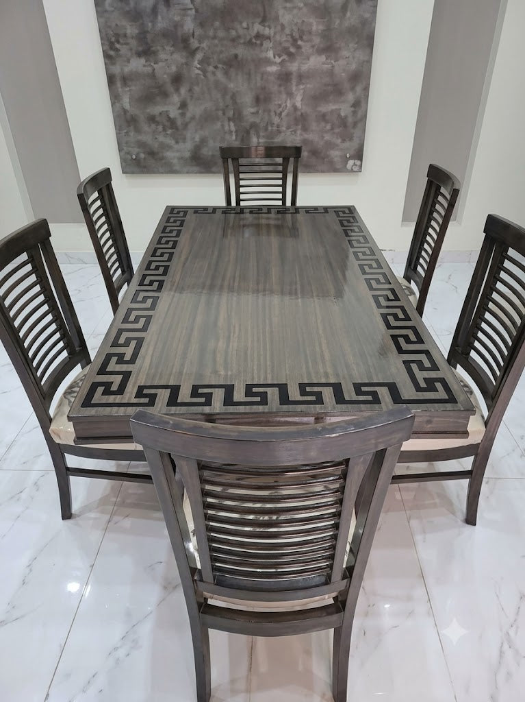 DININD TABLE WITH CHAIRS