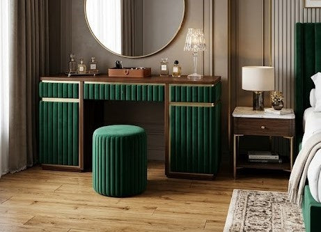 COMPLETE POSHISH BED IN VARIATIONS OF COLOURS