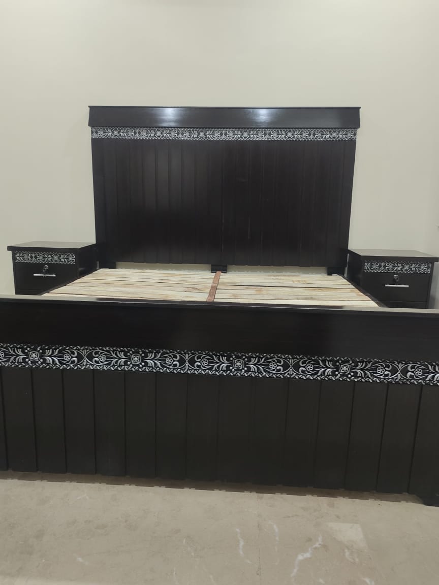WOODEN BED IN DECENT DESIGN, HIGH QUALITY WOOD